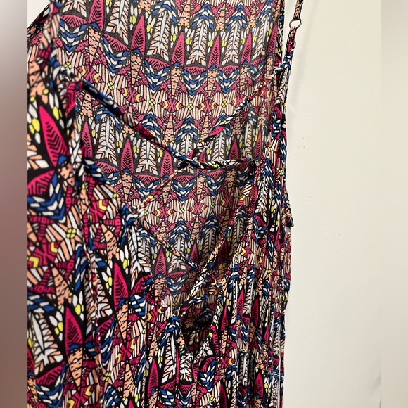 Midsize Geometric Patterned Dress - Picture 7 of 9